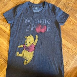 4/$12 or $5 each! Disney Woman’s XS Winnie the Pooh Tee! Like New!